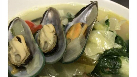 Mussels With Ginger And Spinach Soup