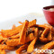 Frites De Patate Douces Avec Dip Chipotle