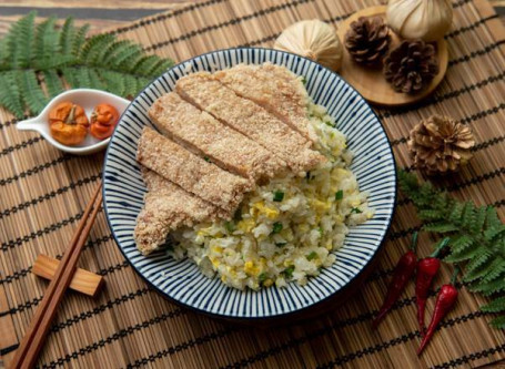 Dú Jiā Pái Gǔ Shuāng Dàn Chǎo Fàn Stir-Fried Rice With Pork Ribs And Double Egg