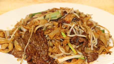 2. Beef In Soy Sauce Fried Flat Rice Noodle (Or Chow Mein)