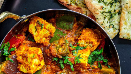 Garlic Naan (2 Pcs) Kadai Paneer*