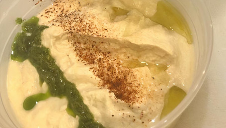 Babaghanoush Hummus With Tortilla Chips (Oil,Zhoug Sauce, Chipotle Powder) (1)