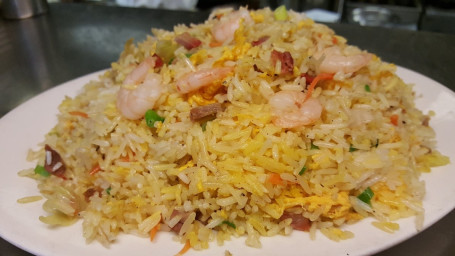 R6. House Fried Rice (Shrimps Bbq Pork) Yáng Zhōu Chǎo Fàn