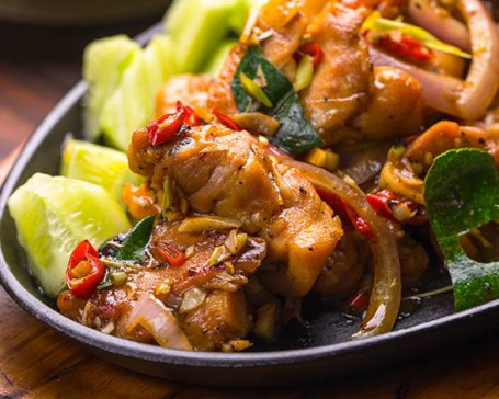 Wok Fried Chicken With Lemongrass