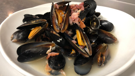 White Wine Bacon Mussels