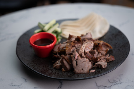 Crispy Duck With Pancakes 1 2