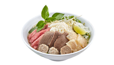 P01L. House Special Beef Noodle Soup Phở Đặc Biệt