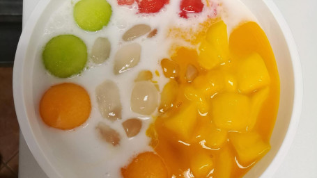 Mixed Fruits Soya Bean Jelly Coconut Mango Juice Xiān Zá Guǒ Dòu Fǔ Huā Yē Máng Zhī