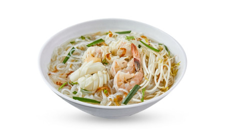 E02. Seafood Egg Noodle In Soup Mì Đồ Biển