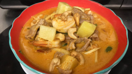 D7. Pineapple Thai Curry