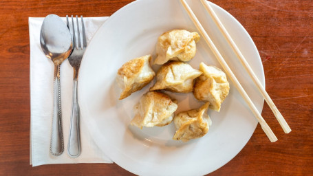 Pan Fried Pork Dumpling Wō Tiē