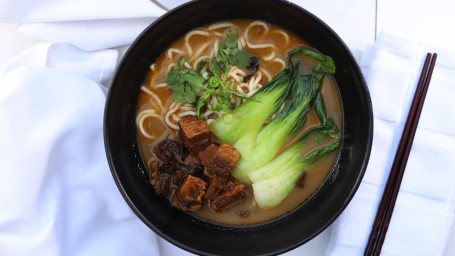 B3. Hóng Shāo Niú Ròu Miàn Beef Brisket Ramen In Soup